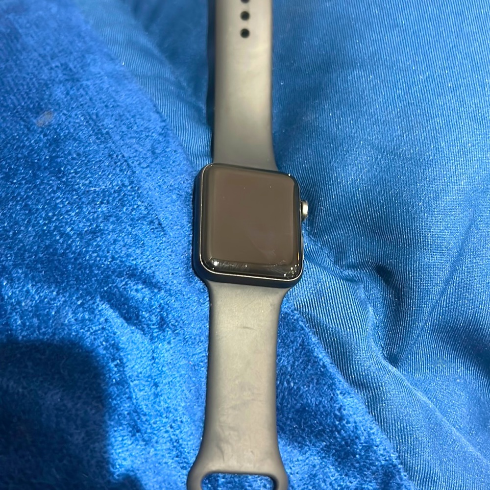 Apple Watch Series 3 Aluminum 42 mm